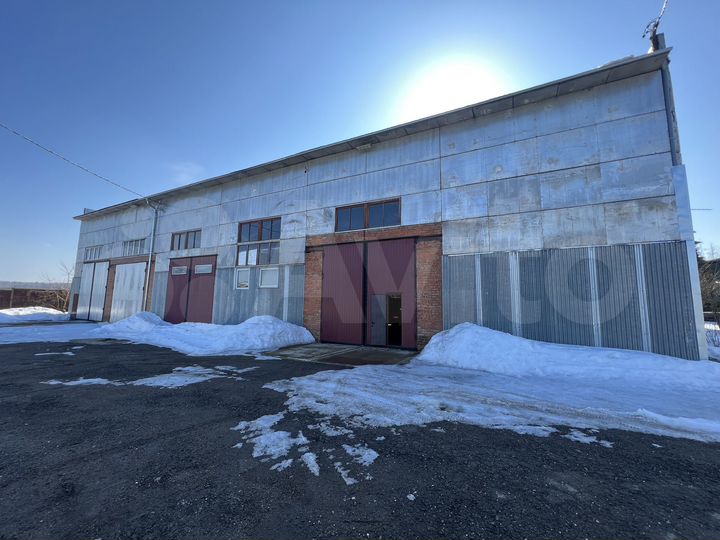 Здание, 700 м²