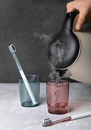 Настенный держатель для зубных щеток