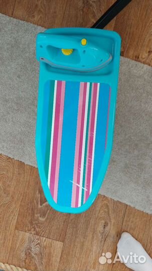 Детская гладильная доска и утюг