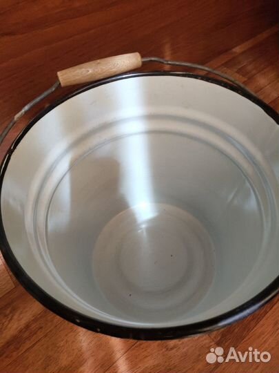 3 кастрюли алюминиевые и ведро эмалированное