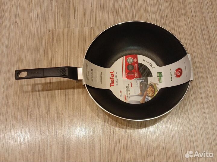 Сковорода Tefal Easy Plus вок 28см новая