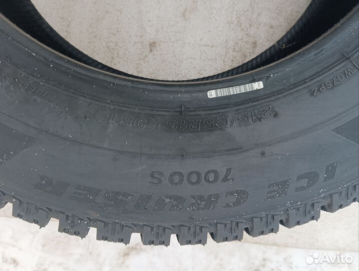 Bridgestone Ice Cruiser 7000S 215/65 R16 98T