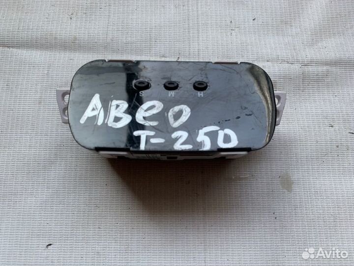 Часы передние Chevrolet Aveo