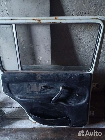Дверь задняя левая ваз 21310