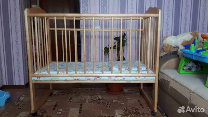 Детская кроватка