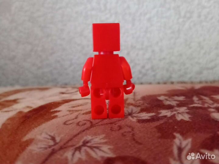 Фигурка из among us