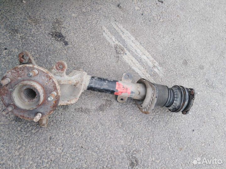 Передняя левая стойка Ford mondeo 2004 год