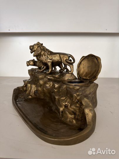 Чернильница венская бронза лев и львица