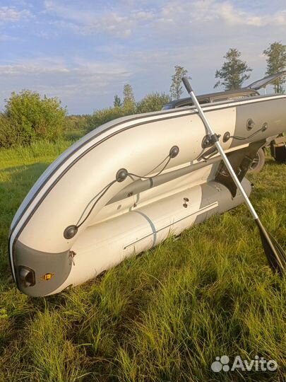 Продам лодку Ривьера 340