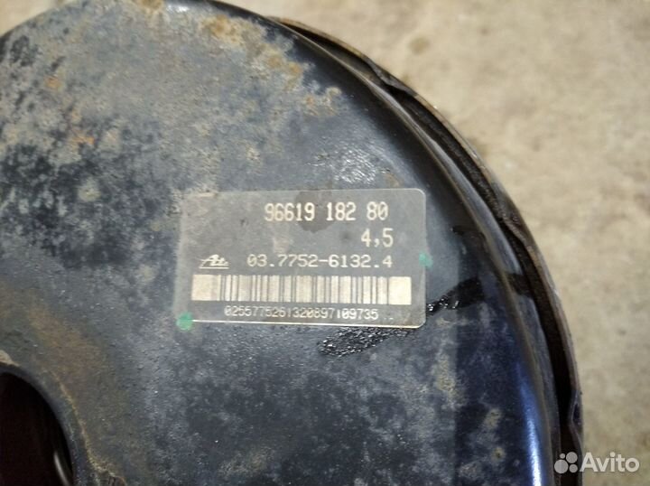 Вакуумный усилитель тормозов Пежо 206