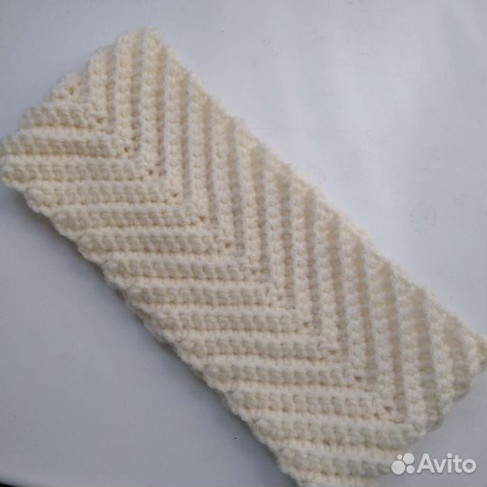 Повязка на голову вязаная