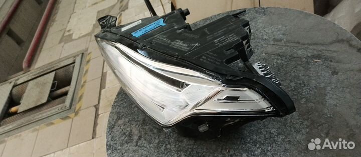 Volvo XC90 2 - Фара левая - 31655721