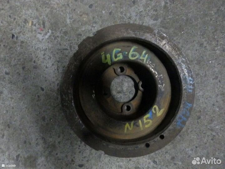Шкив коленвала на mitsubishi - 4G64