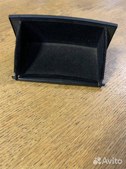 Ящик передней консоли VW Touareg