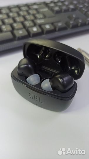Беспроводные наушники JBL
