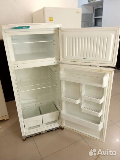 Холодильник Stinol 242Q