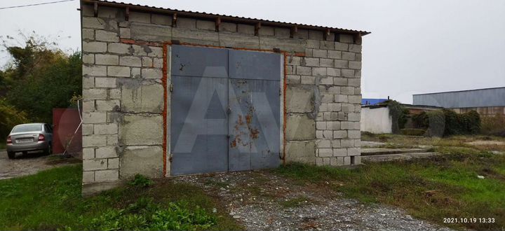 Гараж, > 30 м²