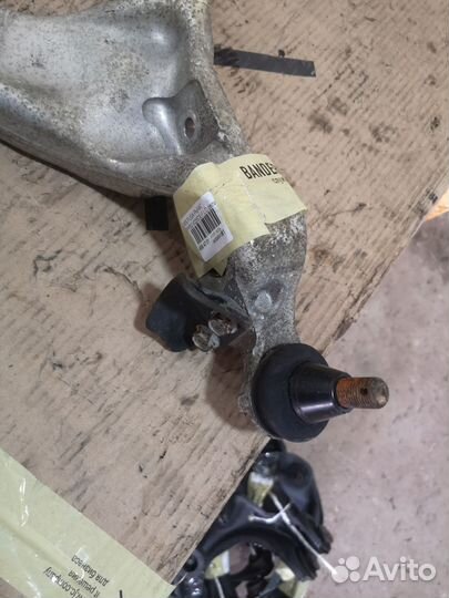 Рычаг Nissan Fuga PY50 (Переднее Левое Нижнее)