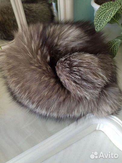 Женские меховые шапки