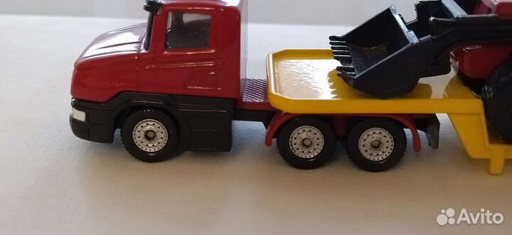 Модель тягач с фронтальным погрузчиком,Siku
