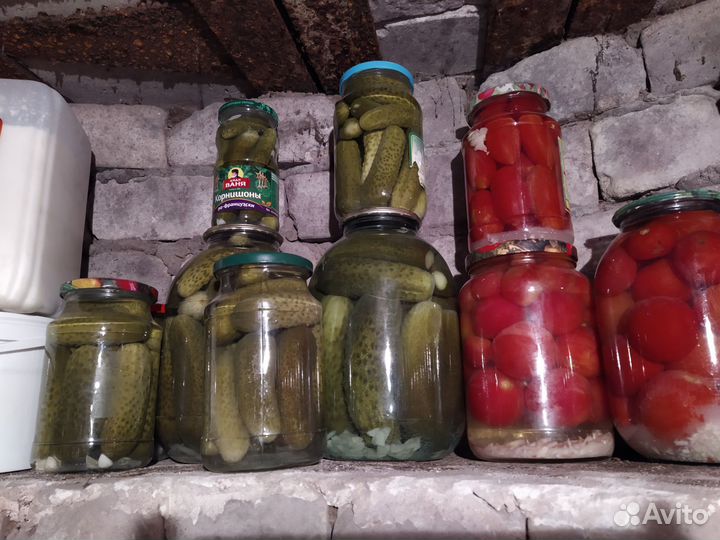 Огурцы, помидоры, соленья