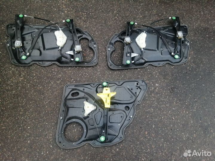 Стеклоподъемник задний левый Volkswagen Passat B6