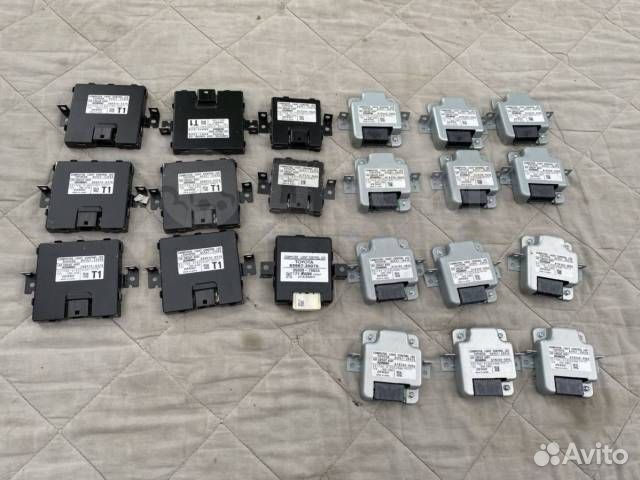 Блок управления фарой передний правый