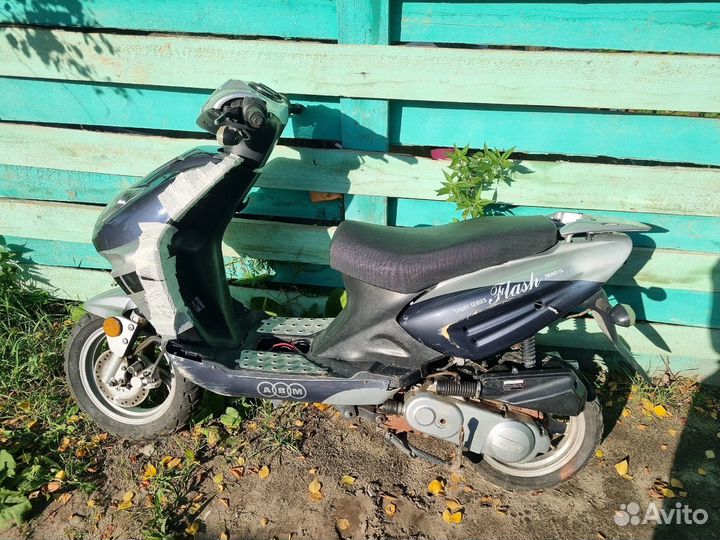 Racer скутер