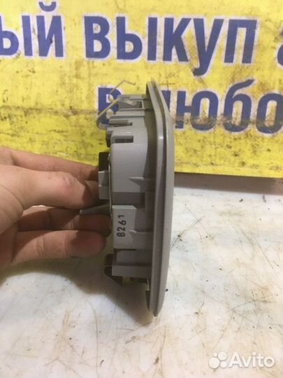 Плафон салонный Toyota Yaris