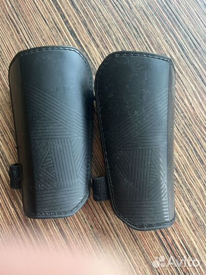 Щитки футбольные kipsta