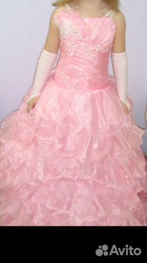 Платье для девочкив пол