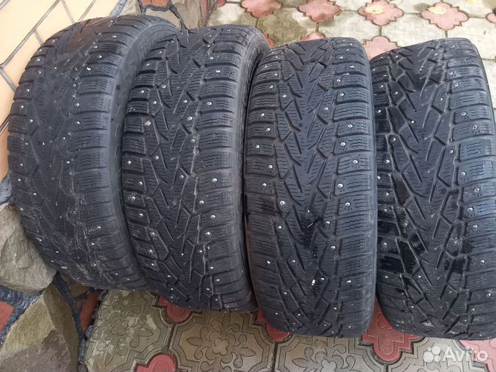 Nokian Tyres Hakkapeliitta 7 SUV 215/65 R16 102T