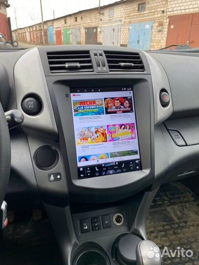 Android в стиле Tesla для Toyota RAV4, есть Teyes