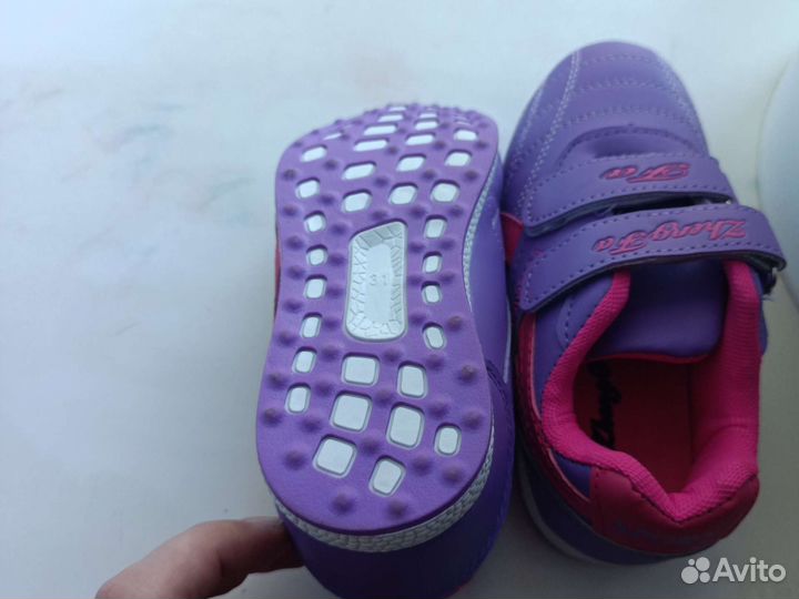 Детские кроссовки