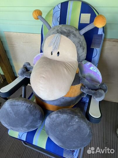 Большая мягкая игрушка пчела