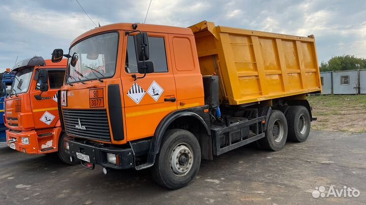 Водитель самосвала Вахта