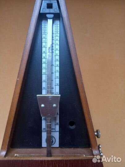 Метроном механический