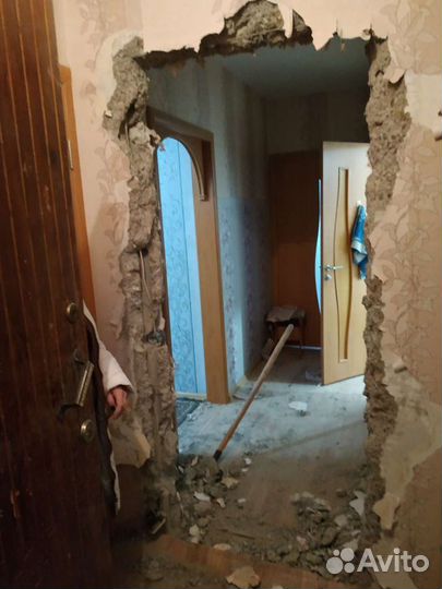 Слом стены демонтажные работы