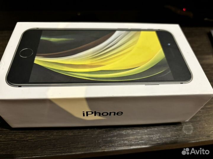iPhone SE (2022), 64 ГБ