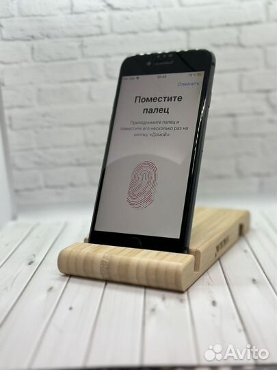 iPhone 8, 64 ГБ