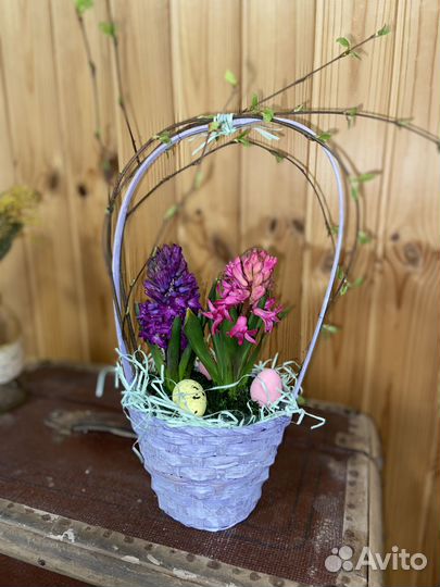 Цветочная композиция в корзинке