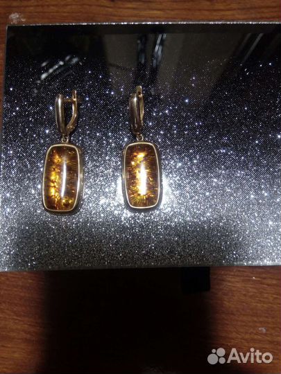 Серебряные серьги с янтарем