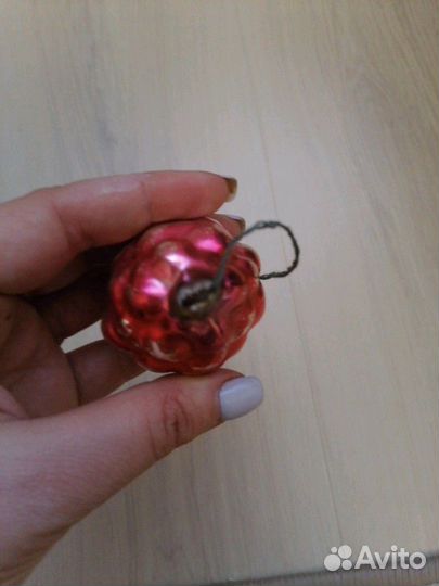 Советская ёлочная игрушка Корзина с ягодами