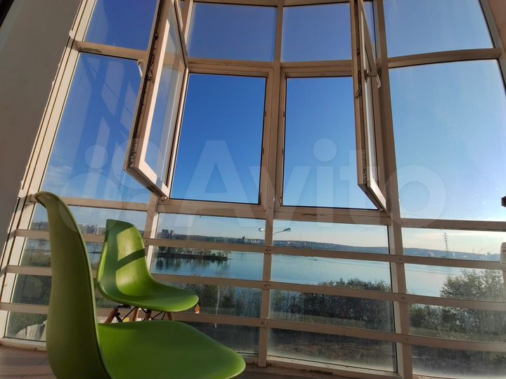 3-к. квартира, 70 м², 2/12 эт.