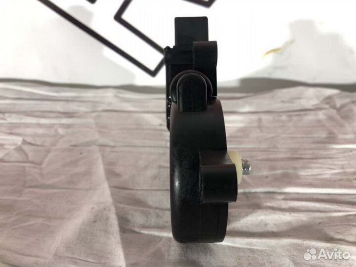 Моторчик стеклоподъемника задний левый Mazda Cx-5