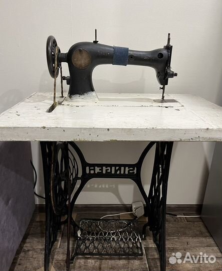 Швейная машина Singer