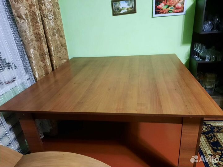 Стол