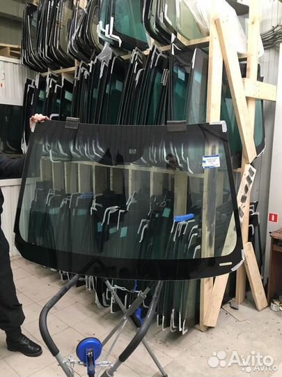 Лобовое стекло Renault Logan