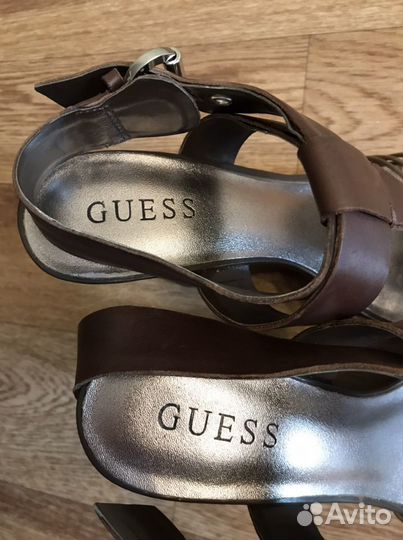 Босоножки Guess 37