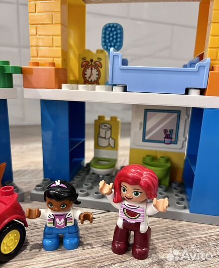 Конструктор Lego duplo Семейный дом 10835